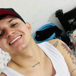 Gigoló venezolano , con buen porte y ganas de hacer cosas ricas por cámara