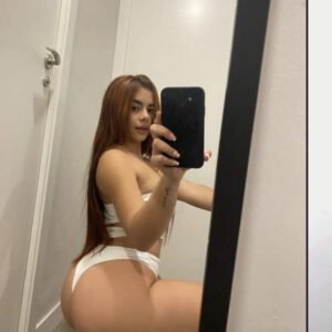 Delgada y sexy culona. Tu sexy colombiana juguetona y pervertida