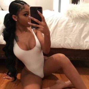 busca pasarla bien con una chica latina dor servicio de  Qv entre otro si te interesa escríbeme estoy disponible 😘😘🎀✅️