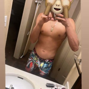 Un chico joven lindo morboso y complaciente