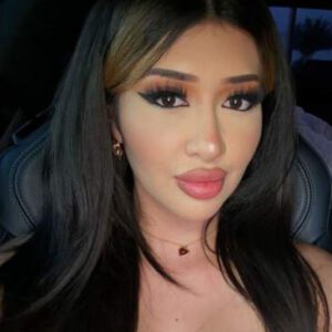 Soy emely venezolana busco pasarla bien